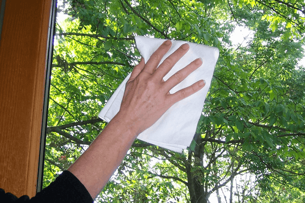 UltimateCloth wiping a window