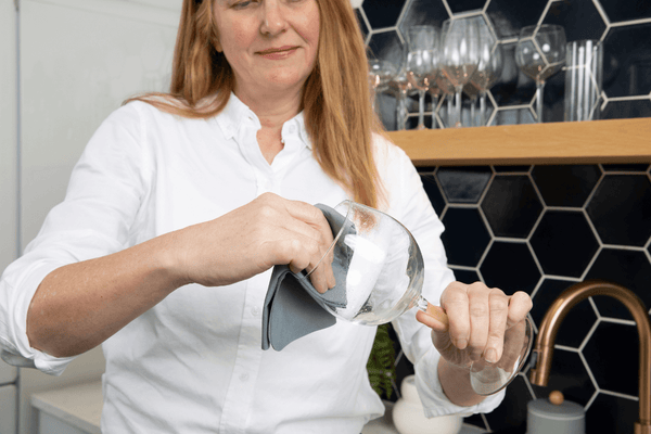 Antimicrobial cloth wiping glassware